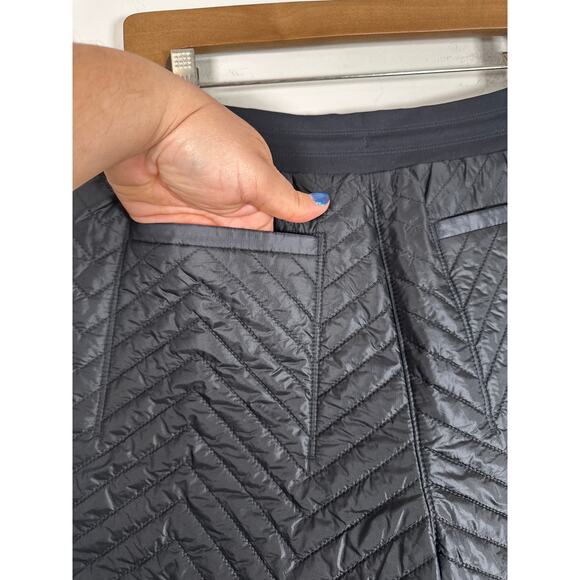 Athleta Apres Quilted Ski Shorts New Size 10 Black - Picture 5 of 9